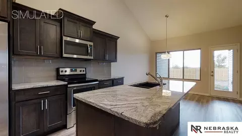 2913 Kings Corner Dr, Lincoln, NE 68516