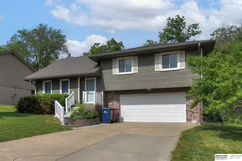 304 Fort St, Papillion, NE 68046