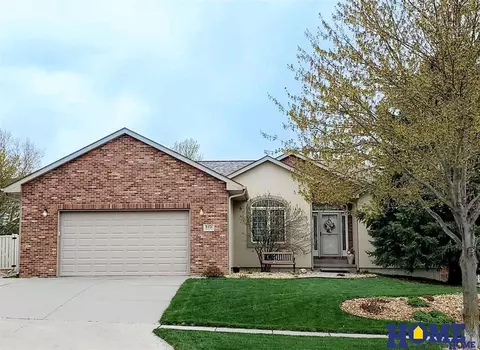9401 White Hall Ln, Lincoln, NE 68526