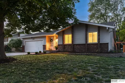 13566 W Cir, Omaha, NE 68137