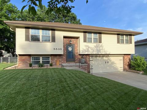 5530 Dove Cir, Lincoln, NE 68516