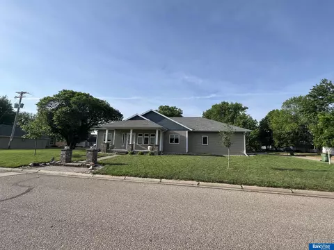 346 G St, Hampton, NE 68843 photo 2
