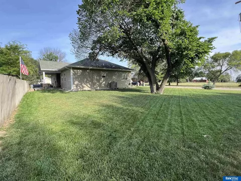 346 G St, Hampton, NE 68843 photo 10
