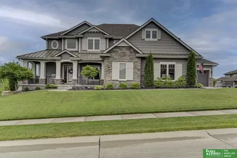 20623 Pine St, Elkhorn, NE 68022
