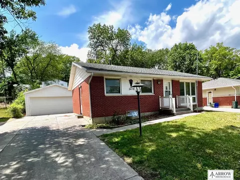 2419 S 37th St, Lincoln, NE 68506