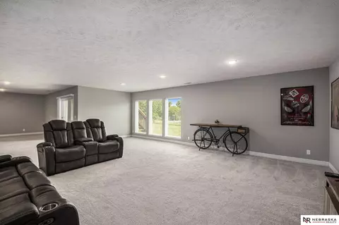 18301 Summit Dr, Omaha, NE 68136 photo 22