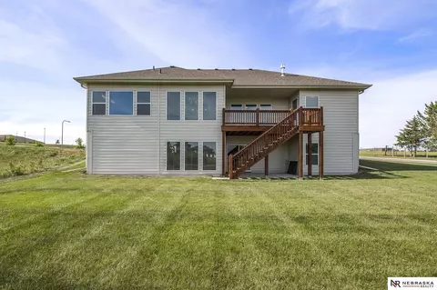 18301 Summit Dr, Omaha, NE 68136 photo 34