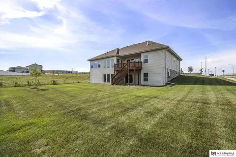 18301 Summit Dr, Omaha, NE 68136 photo 35