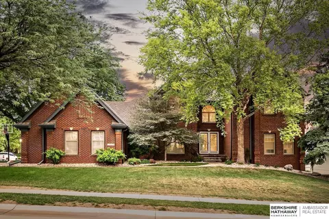 16636 Mason St, Omaha, NE 68118