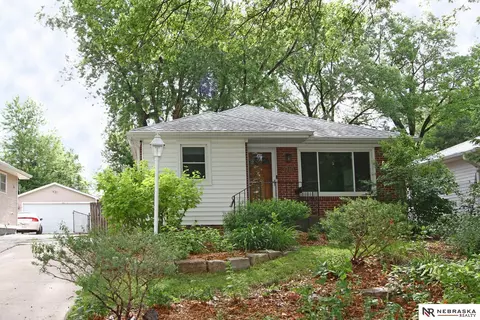 3710 S 17th St, Lincoln, NE 68502