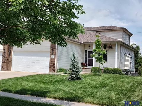 7818 Phares Dr, Lincoln, NE 68516