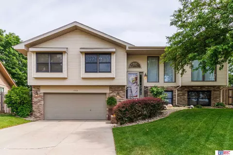 17233 Woolworth Ave, Omaha, NE 68130