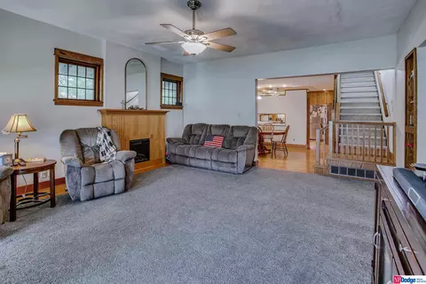 110 E 2 St, Wahoo, NE 68066 photo 9