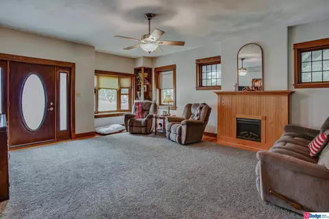 110 E 2 St, Wahoo, NE 68066 photo 4