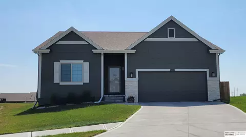 7711 N 147 Avenue Cir, Bennington, NE 68007