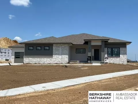 12719 S 79 St, Papillion, NE 68046