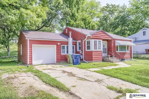 1904 Lindyview Ln, Bellevue, NE 68005