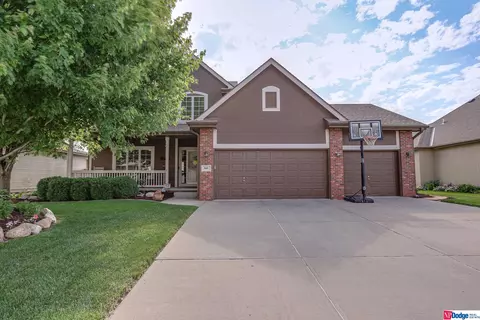 9605 S 172 St, Omaha, NE 68136