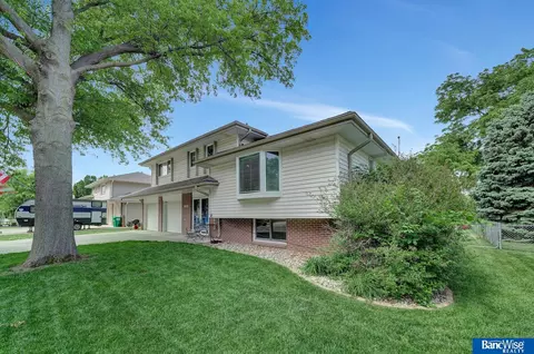 5415 Tipperary Trl, Lincoln, NE 68512