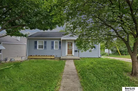 5837 Cedar St, Omaha, NE 68106