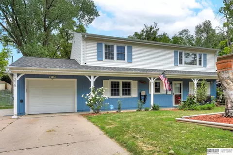 1215 St Andrew Rd, Bellevue, NE 68005