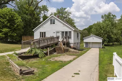 3336 Redman Ave, Omaha, NE 68111