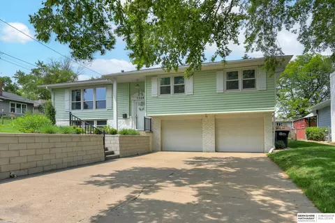 7326 Izard St, Omaha, NE 68114