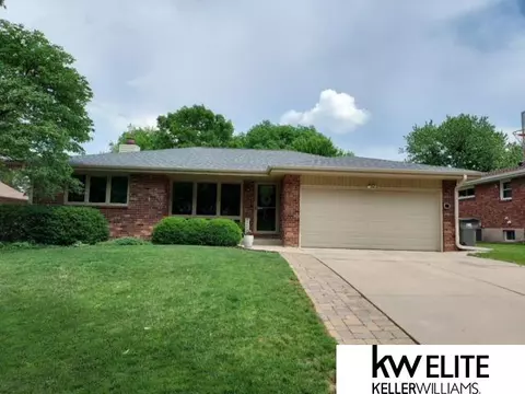 4820 Starling Dr, Lincoln, NE 68516