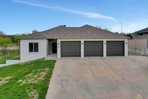 6510 Artisan Way, Lincoln, NE 68516