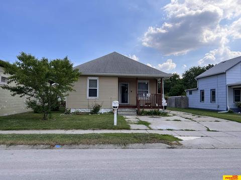1137 E Military Ave, Fremont, NE 68025