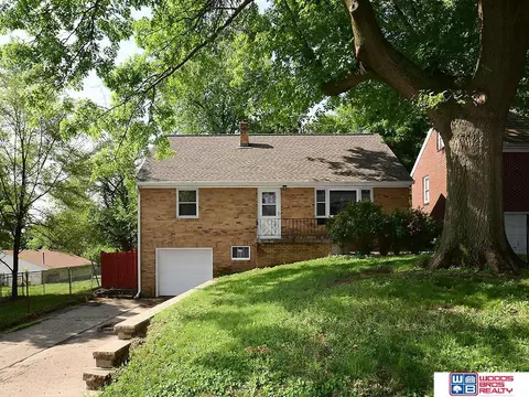 5517 Woolworth Ave, Omaha, NE 68106