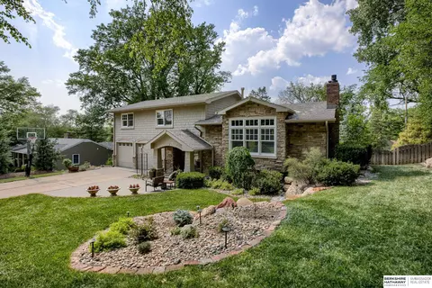10336 Pinehurst Ave, Omaha, NE 68124