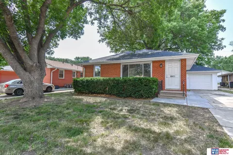 6621 Colfax Ave, Lincoln, NE 68507