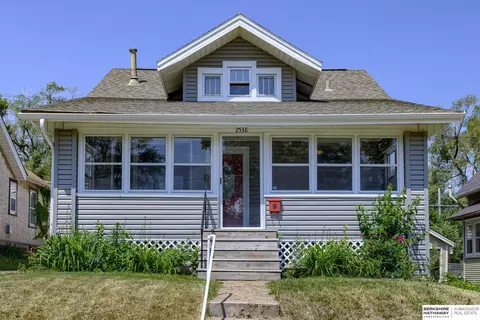 2538 N 49 St, Omaha, NE 68104