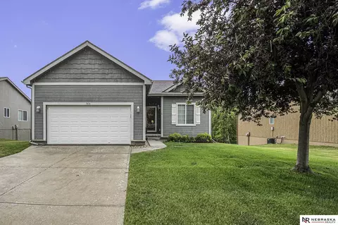 7436 Frederick St, La Vista, NE 68128