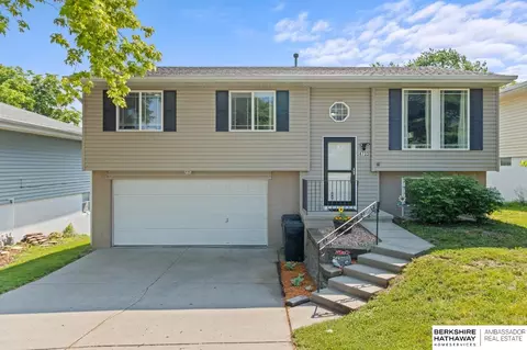 4733 S 81 St, Ralston, NE 68127