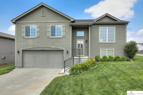 16252 Saratoga St, Omaha, NE 68116