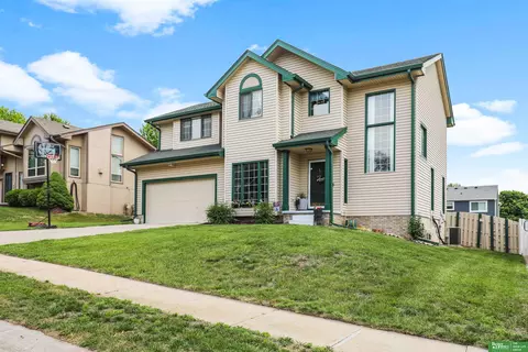15301 Redwood St, Omaha, NE 68138