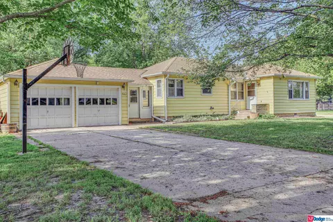 141 W 10th St, North Bend, NE 68649