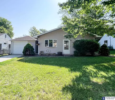 3354 S 44th St, Lincoln, NE 68506