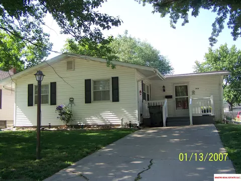 1414 Jefferson St, Beatrice, NE 68310 photo 2