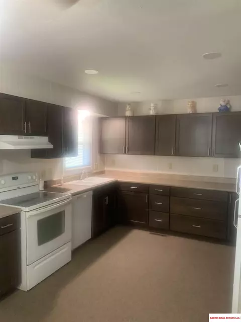 1414 Jefferson St, Beatrice, NE 68310 photo 4
