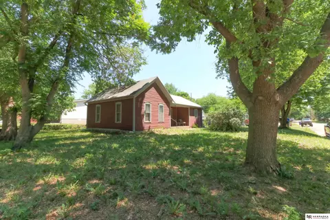 246 W 17th St, Crete, NE 68333