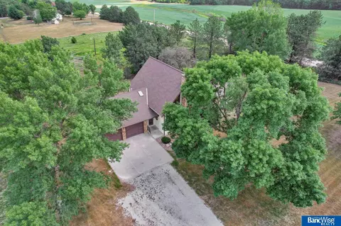 9700 Leighton Ave, Lincoln, NE 68507