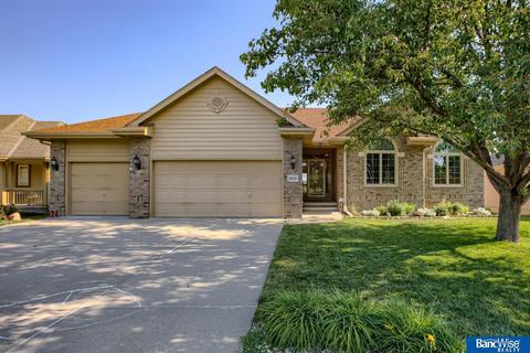16520 Briar St, Omaha, NE 68136