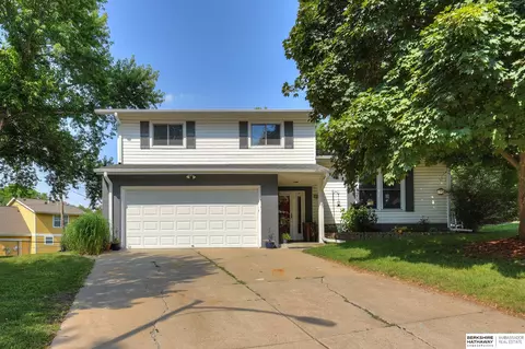 8804 Sprague Cir, Omaha, NE 68134