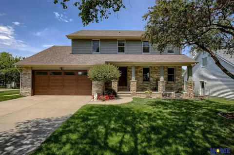 5200 Happy Hollow Ln, Lincoln, NE 68516