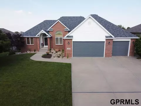 13705 S 22nd Cir, Bellevue, NE 68123