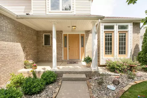 2330 Nancy Dr, Lincoln, NE 68507