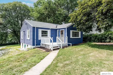 2932 N 83 St, Omaha, NE 68134